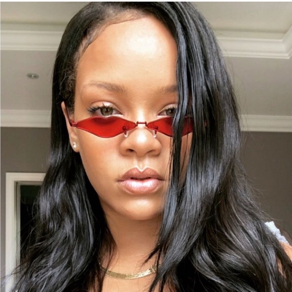 Roberi & Fraud Heart Sunglasses - Picture 2 of 3